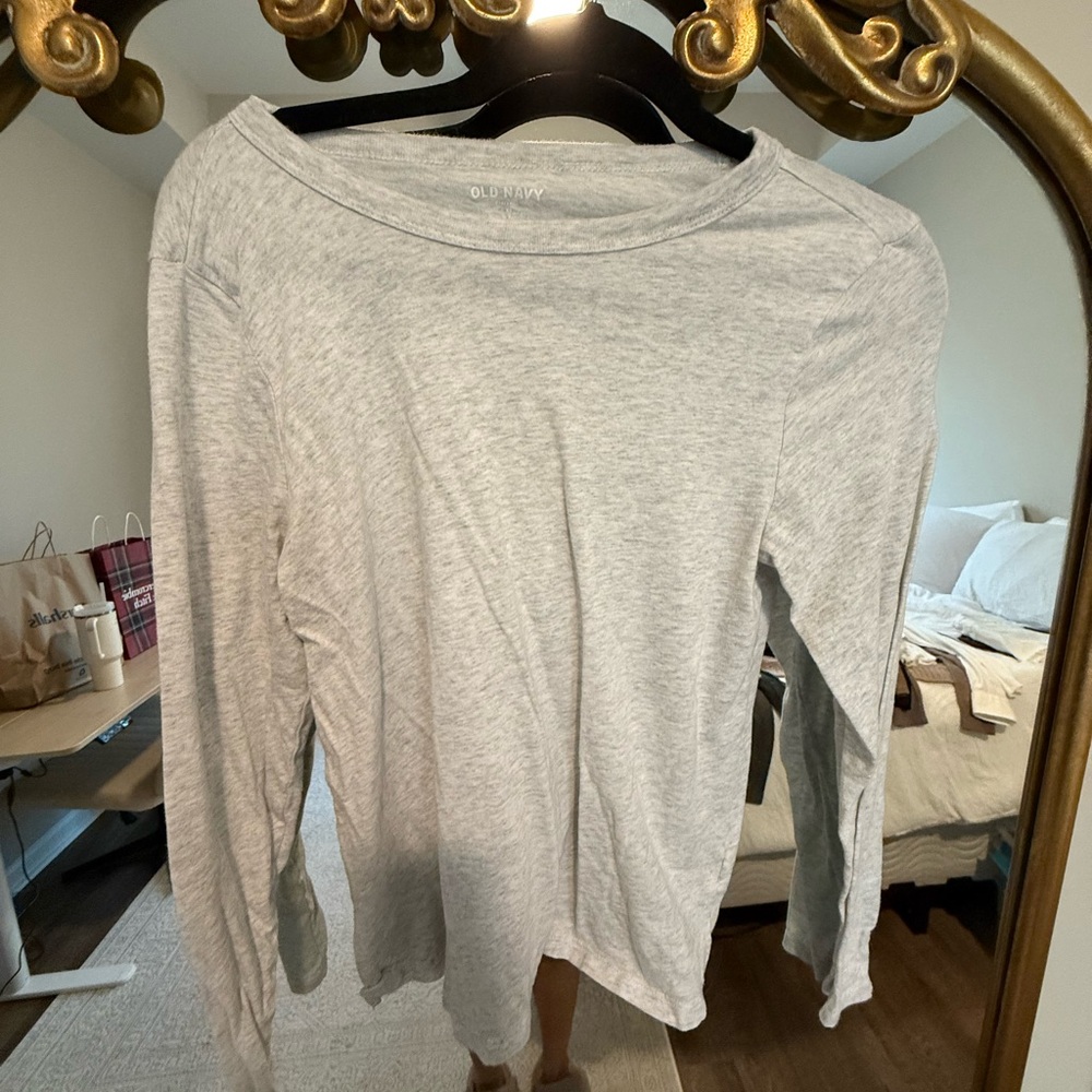 Old Navy Women's Light Gray Long Sleeve Tee